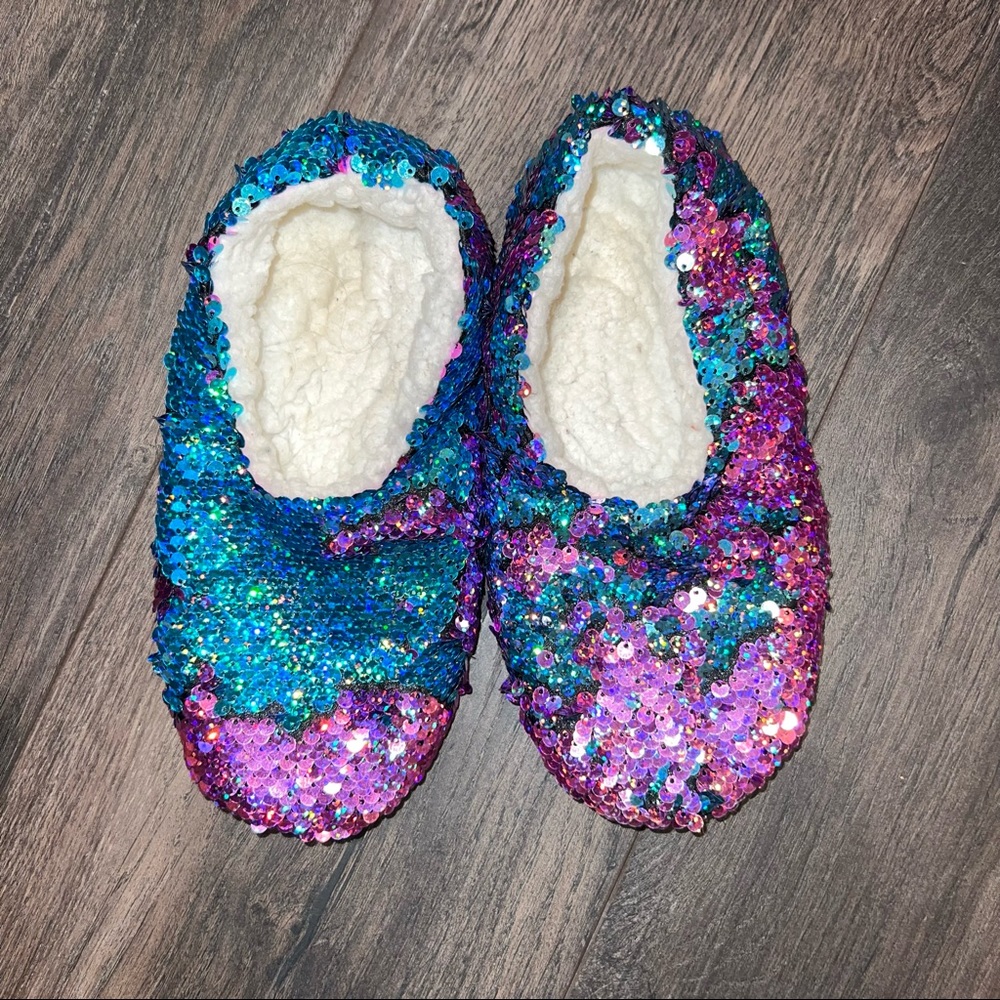 🌷 5/$13! reversible sequin slippers